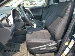 2018 Toyota RAV4 XLE z VIN JTMRFREV9JJ237256, wystawiony jako Copart lot #58391805 z przebiegiem 83 798 mil mil oraz Szkoda całkowita • Salvage title. Historia ofert i sprzedaży dostępna na DreamBid. Obrazek 7.