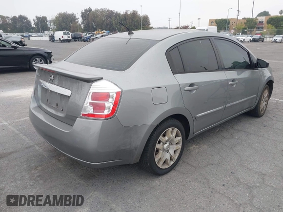 2012 Nissan Sentra SR z VIN 3N1AB6APOCL641642, wystawiony jako IAAI lot #42475409 z przebiegiem 185 419 mil mil oraz . Historia ofert i sprzedaży dostępna na DreamBid. Obrazek 4.