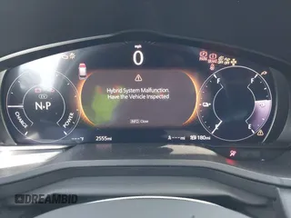 2025 Mazda CX-90 Premium Sport z VIN JM3KKCHA8S1201473, wystawiony jako IAAI lot #41954516 z przebiegiem 2 555 mil mil oraz . Historia ofert i sprzedaży dostępna na DreamBid. Obrazek 7.