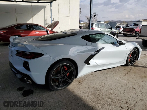 2023 Chevrolet Corvette 2LT z VIN 1G1YB2D42P5112214, wystawiony jako Copart lot #82869224 z przebiegiem 15 247 mil mil oraz Szkoda całkowita • Salvage title. Historia ofert i sprzedaży dostępna na DreamBid. Obrazek 3.