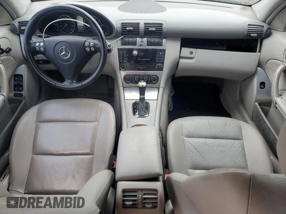 2006 Mercedes-Benz C 230 Sport z VIN WDBRF52HX6F743338, wystawiony jako Copart lot #45790645 z przebiegiem 123 677 mil mil oraz Czysty tytuł • Clean title. Historia ofert i sprzedaży dostępna na DreamBid. Obrazek 8.