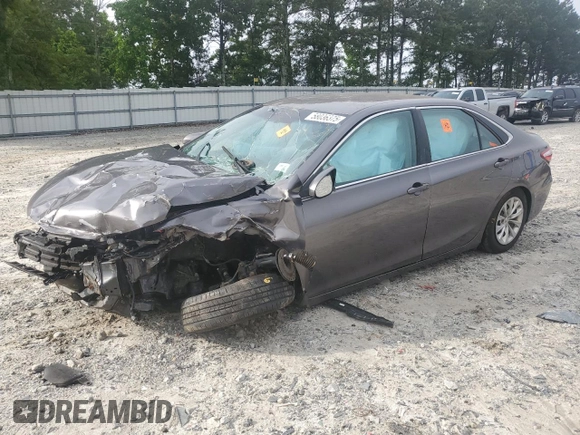 2015 Toyota Camry XLE z VIN 4T4BF1FK6FR516551, wystawiony jako Copart lot #58036375 z przebiegiem 160 631 mil mil oraz Szkoda całkowita • Salvage title. Historia ofert i sprzedaży dostępna na DreamBid. Obrazek 1.