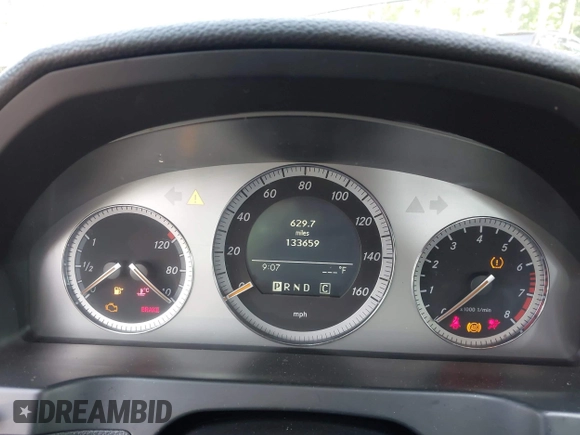 2008 Mercedes-Benz C 300 Sport z VIN WDDGF54X98F082178, wystawiony jako IAAI lot #42269975 z przebiegiem 133 659 mil mil oraz . Historia ofert i sprzedaży dostępna na DreamBid. Obrazek 7.