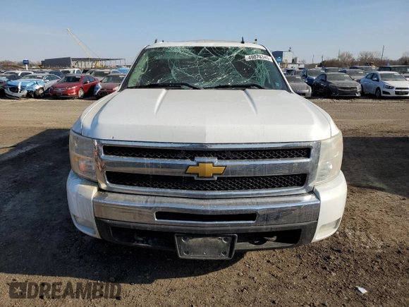 2011 Chevrolet Silverado 1500 LT with VIN 1GCRKSE37BZ422989, listed as a Copart auction lot 49073345 with 198,668 mi miles and Salvage Title. Bid and sale history available at DreamBid. Image 5.