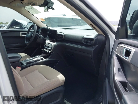 2020 Ford Explorer with VIN 1FMSK7BH8LGC99324, listed as a IAAI auction lot 42379677 with 51,487 mi miles and . Bid and sale history available at DreamBid. Image 5.