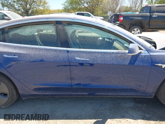 2020 Tesla Model 3 Standard Range Plus z VIN 5YJ3E1EA2LF739866, wystawiony jako IAAI lot #41842179 z przebiegiem 70 089 mil mil oraz . Historia ofert i sprzedaży dostępna na DreamBid. Obrazek 12.