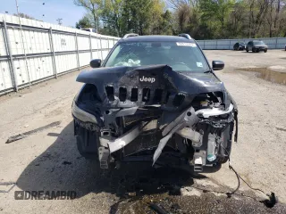2019 Jeep Cherokee Latitude Plus z VIN 1C4PJLLB9KD171755, wystawiony jako Copart lot #50413365 z przebiegiem 115 751 mil mil oraz Szkoda całkowita • Salvage title. Historia ofert i sprzedaży dostępna na DreamBid. Obrazek 5.