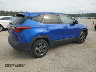 2021 Kia Seltos LX z VIN KNDEPCAA0M7045754, wystawiony jako Copart lot #53115485 z przebiegiem 31 741 mil mil oraz Szkoda całkowita • Salvage title. Historia ofert i sprzedaży dostępna na DreamBid. Obrazek 3.
