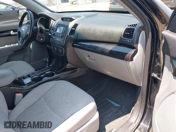 2015 Kia Sorento LX with VIN 5XYKTCA65FG594317, listed as a IAAI auction lot 42846084 with 113,297 mi miles and . Bid and sale history available at DreamBid. Image 5.