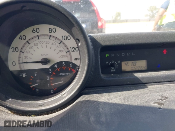 2006 Scion xB z VIN JTLKT324264124861, wystawiony jako IAAI lot #42506517 z przebiegiem 102 264 mil mil oraz . Historia ofert i sprzedaży dostępna na DreamBid. Obrazek 7.