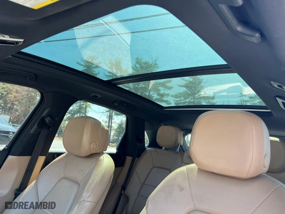 2019 Porsche Cayenne with VIN WP1AA2AY1KDA15330, listed as a Copart auction lot 54621525 with 87,117 mi miles and Clean Title. Bid and sale history available at carsss.com. Image 9.