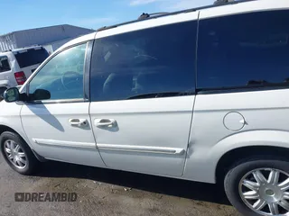 2006 Chrysler Town & Country LWB Touring with VIN 2A8GP54L56R671585, listed as a IAAI auction lot 41475419 with 166,861 mi miles. Bid and sale history available at carsss.com. Image 14.