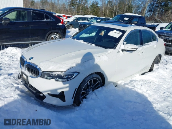 2021 BMW 3 Series 330i xDrive z VIN 3MW5R7J06M8C14597, wystawiony jako IAAI lot #41581041 z przebiegiem 8 776 mil mil oraz . Historia ofert i sprzedaży dostępna na DreamBid. Obrazek 2.