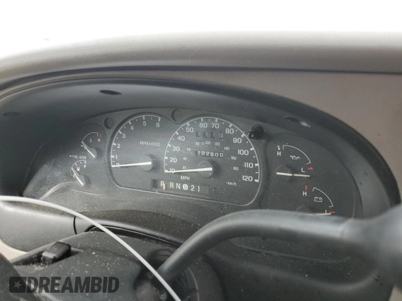 2000 Mercury Mountaineer with VIN 4M2ZU66P5YUJ09197, listed as a Copart auction lot 75933804 with 202,600 mi miles and Non repairable. Bid and sale history available at DreamBid. Image 9.