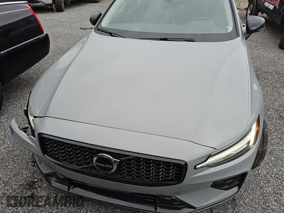 2025 Volvo S60 Plus with VIN 7JRL12GC1SG365692, listed as a Copart auction lot 84091954 with 260 mi miles and Clean Title. Bid and sale history available at carsss.com. Image 5.