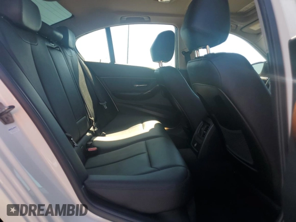 2015 BMW 3 Series 328i с VIN WBA3A5G51FNS86961, выставлен на аукционе Copart как лот 56124965 с пробегом 64 156 миль миль и Списание • Salvage title. История ставок и продаж доступна на DreamBid. Изображение 10.