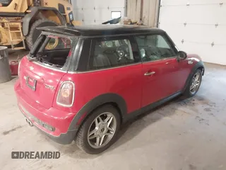 2008 MINI Hardtop S with VIN WMWMF73568TT89766, listed as a IAAI auction lot 42717545 with Not provided miles and . Bid and sale history available at DreamBid. Image 4.