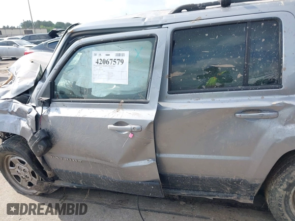 2017 Jeep Patriot Sport SE with VIN 1C4NJPBA8HD116584, listed as a IAAI auction lot 42067579 with Not provided miles and . Bid and sale history available at DreamBid. Image 13.