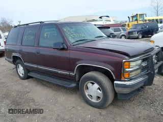 1997 Chevrolet Tahoe z VIN 1GNEK13R5VJ395365, wystawiony jako IAAI lot #42015206 z przebiegiem 121 086 mil mil oraz . Historia ofert i sprzedaży dostępna na DreamBid. Obrazek 1.