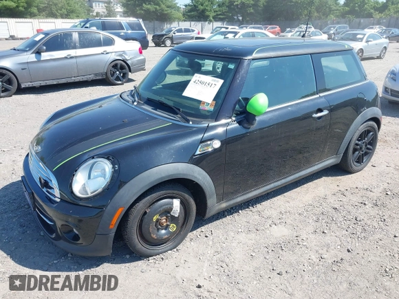 2013 MINI Hardtop with VIN WMWSU3C54DT689273, listed as a IAAI auction lot 42501517 with 100,194 mi miles and . Bid and sale history available at DreamBid. Image 2.
