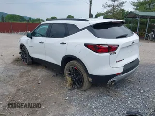 2021 Chevrolet Blazer LT z VIN 3GNKBHR40MS577432, wystawiony jako IAAI lot #42388880 z przebiegiem 35 438 mil mil oraz . Historia ofert i sprzedaży dostępna na DreamBid. Obrazek 3.