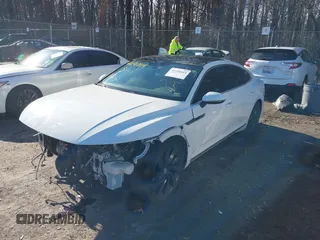 2019 Volkswagen Arteon SEL R-Line с VIN WVWSR7AN7KE025159, выставлен на аукционе IAAI как лот 41191814 с пробегом 82 622 миль миль и . История ставок и продаж доступна на DreamBid. Изображение 18.