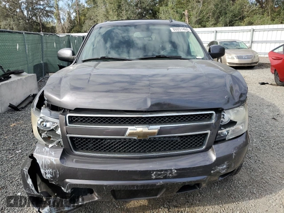 2011 Chevrolet Suburban z VIN 1GNSKHE3XBR184616, wystawiony jako Copart lot #86051484 z przebiegiem 136 597 mil mil oraz Szkoda całkowita • Salvage title. Historia ofert i sprzedaży dostępna na DreamBid. Obrazek 5.