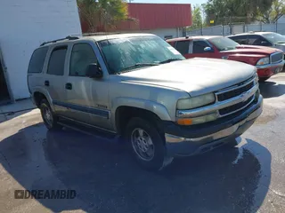 2002 Chevrolet Tahoe LT with VIN 1GNEC13Z72R281538, listed as a IAAI auction lot 41692881 with 188,140 mi miles. Bid and sale history available at carsss.com. Image 1.