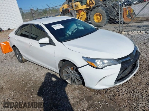2015 Toyota Camry XLE with VIN 4T1BF1FK5FU945058, listed as a IAAI auction lot 41827105 with 78,011 mi miles. Bid and sale history available at carsss.com. Image 1.