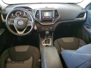 2016 Jeep Cherokee Sport z VIN 1C4PJLAS6GW376092, wystawiony jako Copart lot #57306895 z przebiegiem 90 979 mil mil oraz Szkoda całkowita • Salvage title. Historia ofert i sprzedaży dostępna na DreamBid. Obrazek 8.
