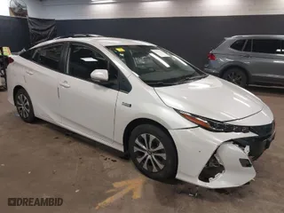 2022 Toyota Prius Prime LE with VIN JTDKAMFP4N3204257, listed as a IAAI auction lot 41823325 with 28,635 mi miles. Bid and sale history available at carsss.com. Image 1.