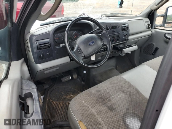 2006 Ford F-250 z VIN 1FDNF20506EC75421, wystawiony jako Copart lot #58069295 z przebiegiem 176 547 mil mil oraz Szkoda całkowita • Salvage title. Historia ofert i sprzedaży dostępna na DreamBid. Obrazek 8.