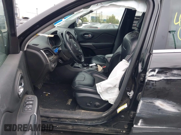 2019 Jeep Cherokee Latitude Plus z VIN 1C4PJLLB7KD129696, wystawiony jako IAAI lot #42001987 z przebiegiem 94 366 mil mil oraz . Historia ofert i sprzedaży dostępna na DreamBid. Obrazek 5.