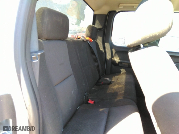 2013 Chevrolet Silverado 1500 LT with VIN 1GCRCSE0XDZ278084, listed as a IAAI auction lot 41826461 with 293,696 mi miles. Bid and sale history available at carsss.com. Image 8.