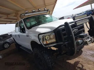 2002 Ford Super Duty F-250 XL with VIN 1FTNW21S82ED43631, listed as a IAAI auction lot 41658702 with 209,975 mi miles. Bid and sale history available at carsss.com. Image 1.