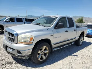 2006 Dodge 1500 SLT z VIN 1D7HU18256S512357, wystawiony jako Copart lot #60293555 z przebiegiem 214 204 mil mil oraz Czysty tytuł • Clean title. Historia ofert i sprzedaży dostępna na DreamBid. Obrazek 1.