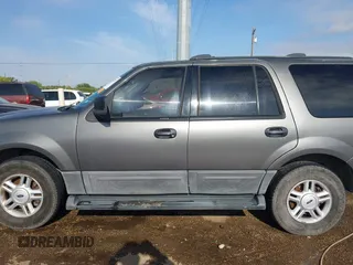 2004 Ford Expedition Special Service with VIN 1FMRU15W44LB49378, listed as a IAAI auction lot 42025232 with 197,811 mi miles. Bid and sale history available at carsss.com. Image 15.