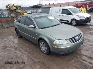 2002 Volkswagen Passat GLX z VIN WVWTH63B12P246104, wystawiony jako IAAI lot #41577253 z przebiegiem 163 773 mil mil oraz . Historia ofert i sprzedaży dostępna na DreamBid. Obrazek 1.
