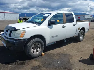 2005 Nissan Titan LE z VIN 1N6AA07BX5N505236, wystawiony jako IAAI lot #42315873 z przebiegiem 346 291 mil mil oraz . Historia ofert i sprzedaży dostępna na DreamBid. Obrazek 2.