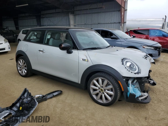2021 MINI Hardtop Cooper SE with VIN WMWXP3C08M2N53266, listed as a Copart auction lot 50807505 with 16,529 mi miles and Salvage Title. Bid and sale history available at DreamBid. Image 4.