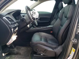 2020 Volvo XC90 Momentum z VIN YV4A22PK2L1593096, wystawiony jako Copart lot #55892385 z przebiegiem 53 559 mil mil oraz Szkoda całkowita • Salvage title. Historia ofert i sprzedaży dostępna na DreamBid. Obrazek 7.