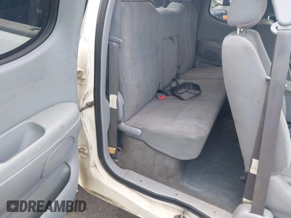 2001 Toyota Tundra SR5 with VIN 5TBRN34161S216827, listed as a IAAI auction lot 41942730 with 204,185 mi miles and . Bid and sale history available at DreamBid. Image 8.