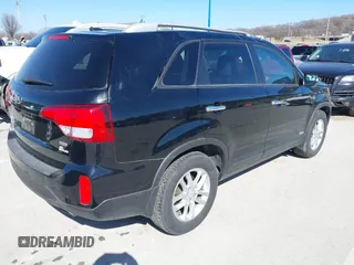 2015 Kia Sorento LX with VIN 5XYKTDA60FG607237, listed as a IAAI auction lot 41690678 with 114,380 mi miles. Bid and sale history available at carsss.com. Image 4.