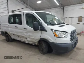 2015 Ford Transit Cargo z VIN 1FTNR1ZM6FKA33704, wystawiony jako IAAI lot #42652618 z przebiegiem 206 033 mil mil oraz . Historia ofert i sprzedaży dostępna na DreamBid. Obrazek 1.