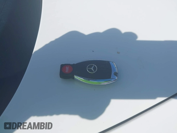 2008 Mercedes-Benz CLK 350 с VIN WDBTJ56H28F253753, выставлен на аукционе IAAI как лот 42525405 с пробегом Не указан миль и . История ставок и продаж доступна на DreamBid. Изображение 11.