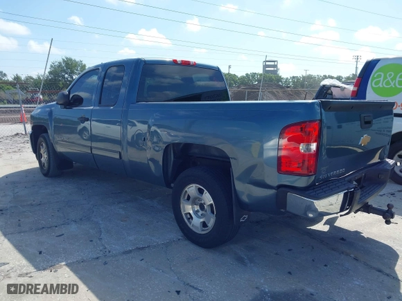 2013 Chevrolet Silverado 1500 LT with VIN 1GCRCSE08DZ117684, listed as a IAAI auction lot 41940484 with 192,374 mi miles. Bid and sale history available at carsss.com. Image 3.