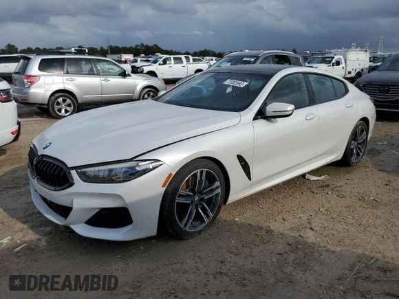 2021 BMW 8 Series 840i z VIN WBAGV4C00MCF65565, wystawiony jako Copart lot #72652692 z przebiegiem Nie podano mil oraz . Historia ofert i sprzedaży dostępna na DreamBid. Obrazek 1.