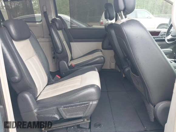 2010 Chrysler Town & Country Touring Plus with VIN 2A4RR8DX7AR368342, listed as a IAAI auction lot 41947514 with 343,759 mi miles. Bid and sale history available at carsss.com. Image 8.