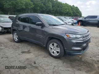 2022 Jeep Compass Altitude z VIN 3C4NJCBB0NT214340, wystawiony jako Copart lot #58775685 z przebiegiem 68 473 mil mil oraz Szkoda całkowita • Salvage title. Historia ofert i sprzedaży dostępna na DreamBid. Obrazek 4.