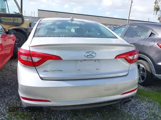 2016 Hyundai Sonata SE z VIN 5NPE24AF5GH404774, wystawiony jako IAAI lot #41354298 z przebiegiem 38 380 mil mil oraz . Historia ofert i sprzedaży dostępna na DreamBid. Obrazek 17.